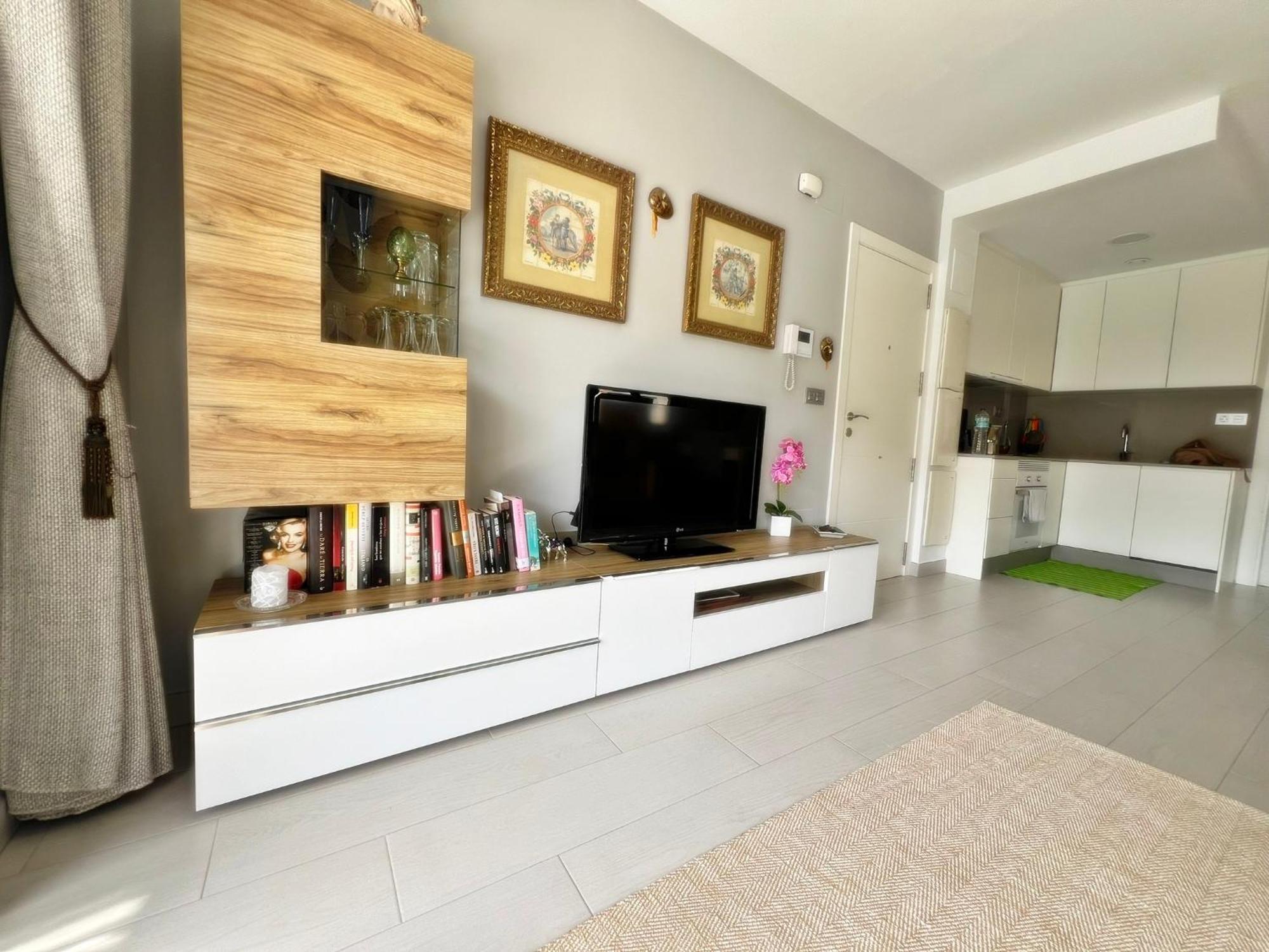 Luxury And New With Pool Apartment *